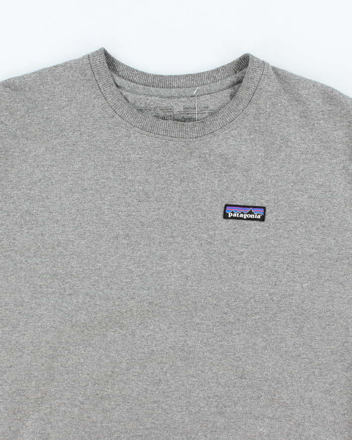 Vintage 2000's Patagonia Small Logo Sweatshirt - M