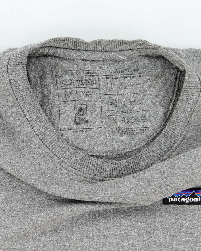 Vintage 2000's Patagonia Small Logo Sweatshirt - M