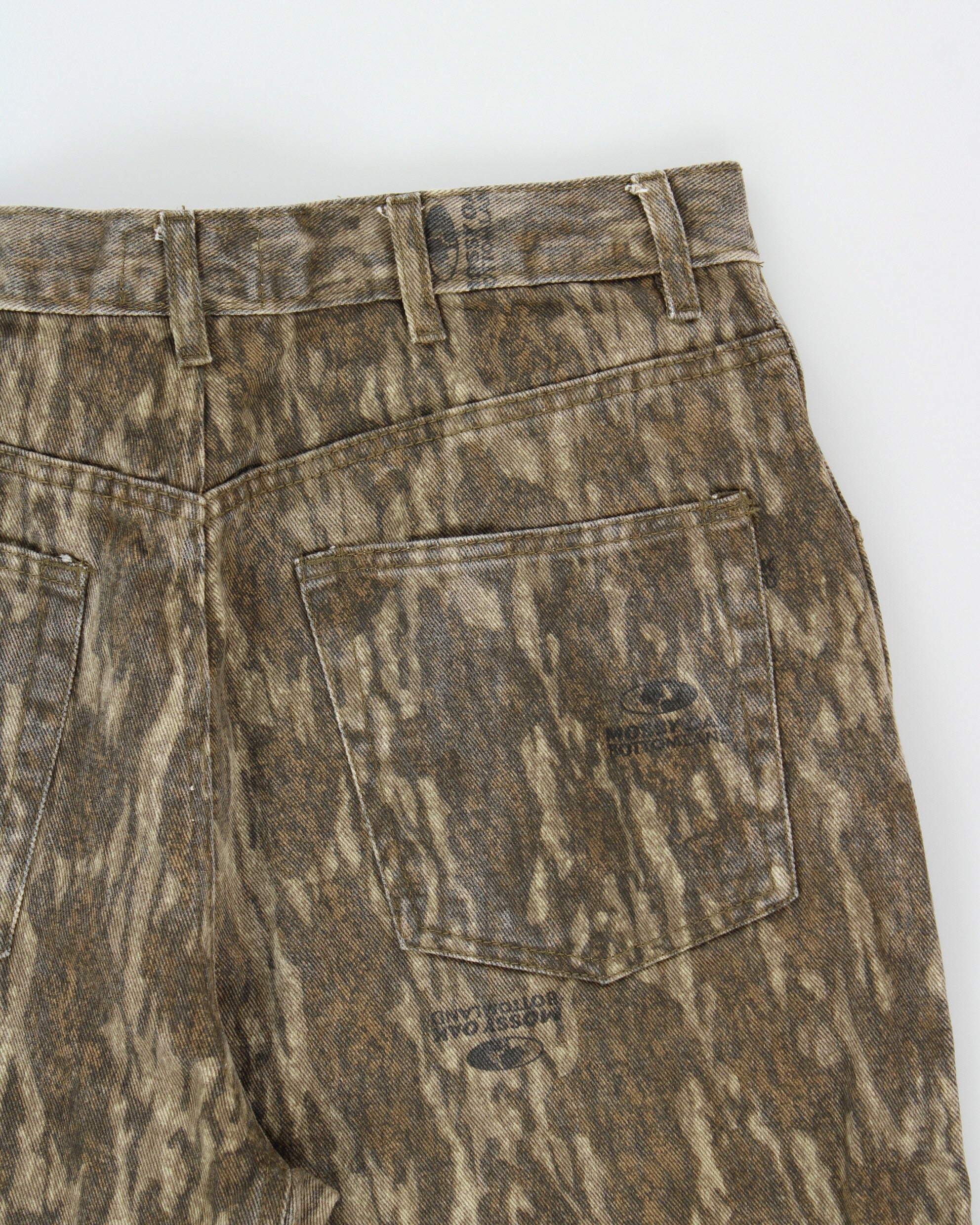 Vintage 1990s Mossy Oak Bottom Land Mid-Rise Realtree Camo Relaxed Fit Straight Leg Denim Jeans - W33 L30