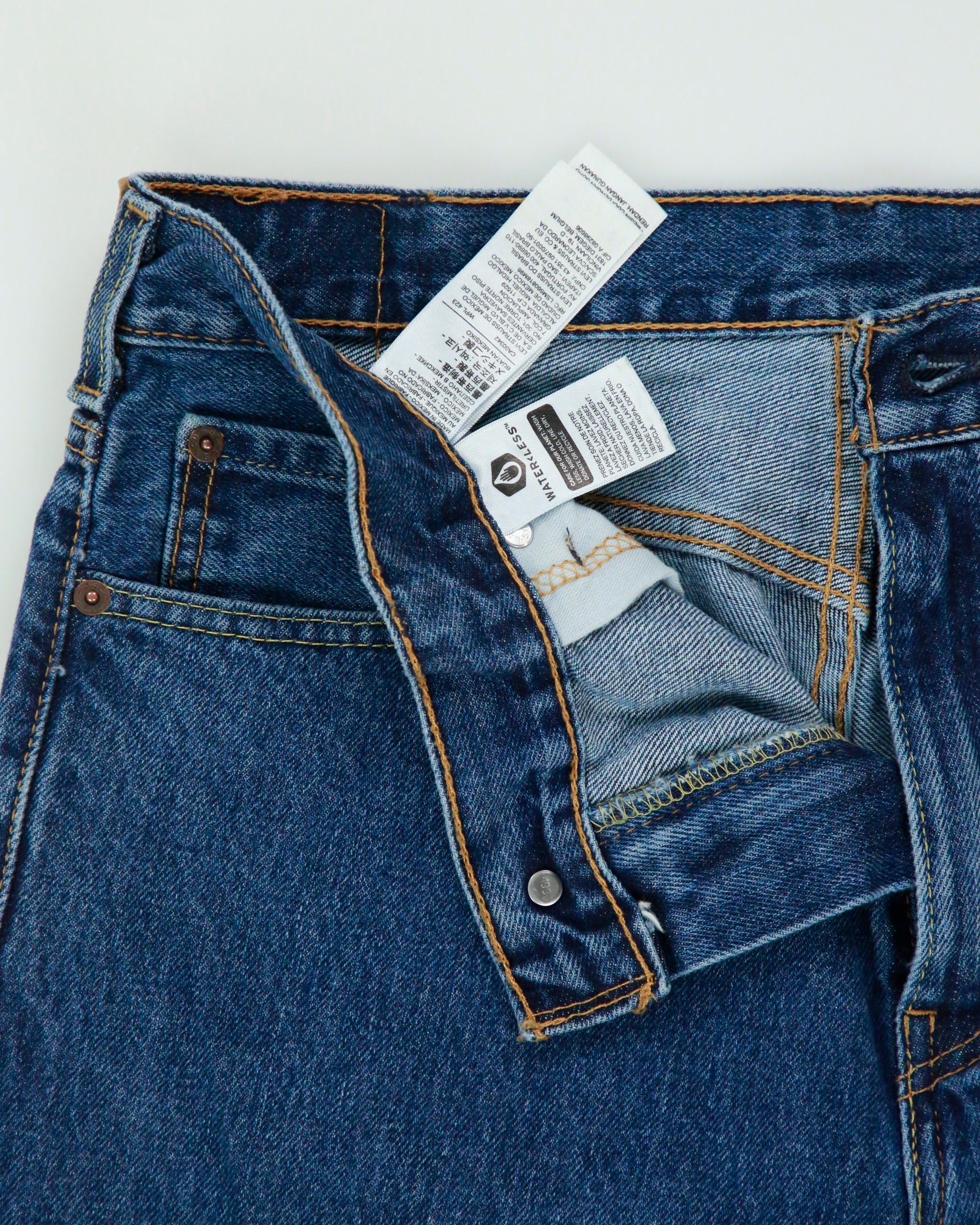 Vintage Levi's 517 Mid Rise Bootcut Jeans - W33 L32