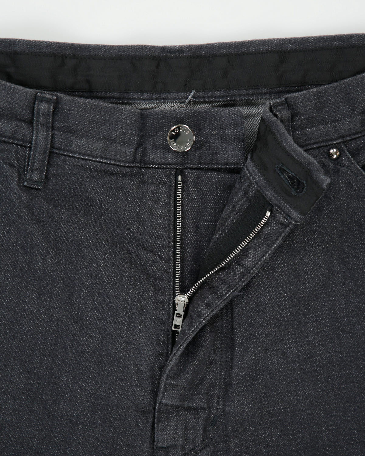 Vintage F/W 2009 Louis Vuitton By Marc Jacobs Damier Mid Rise Embroidered Quatrefoil Pocket Relaxed Fit Straight Leg Denim Jeans - W36 L32