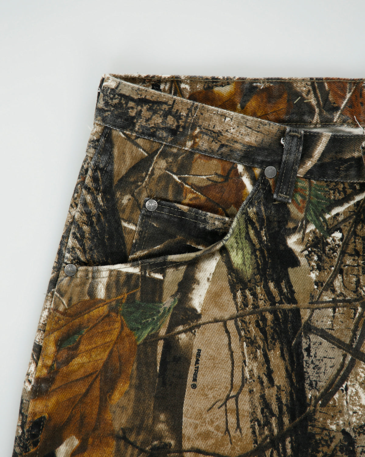 Vintage Y2K 00s Wrangler Pro Gear Realtree Camo Mid Rise Denim Relaxed Fit Hunting Jeans - W33 L34