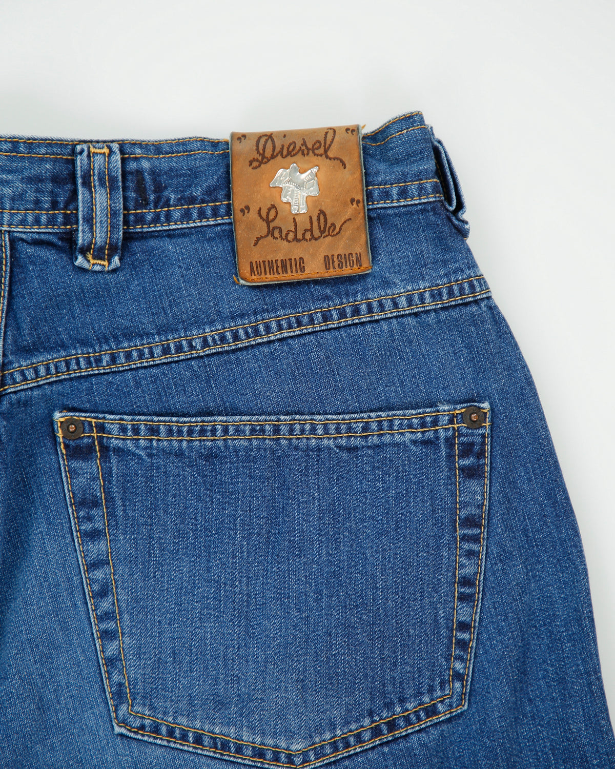 Vintage Y2K 00s Diesel Saddler 'New Saddle' Made In Italy Mid Rise Relaxed Tapered Fit Jeans - W34 L34