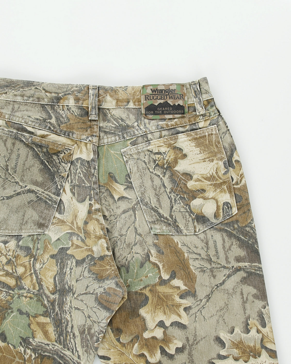 Vintage 1997 Wrangler Rugged Wear Mid Rise Advantage Realtree Camo Denim Made In USA Straight Leg Jeans - W32 L33
