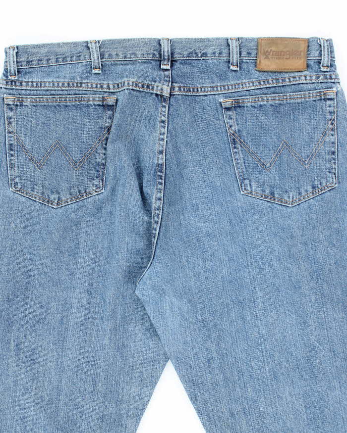 Vintage 90's Wrangler Medium Wash Relaxed Fit Jeans - W38 L32