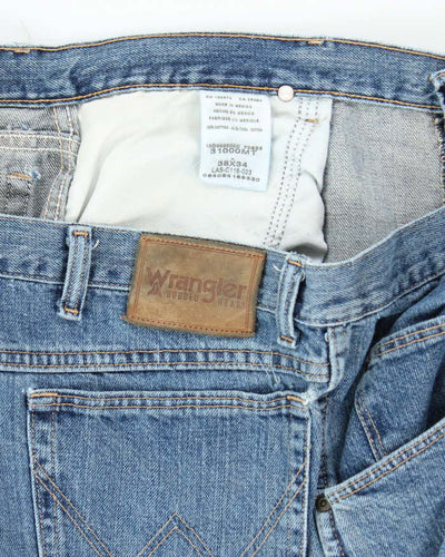 Vintage 90's Wrangler Medium Wash Relaxed Fit Jeans - W38 L32