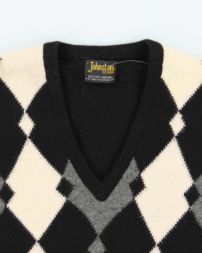 Vintage 1990s Johnstons Of Elgin Scottish Lambswool V-Neck Argyle Knit Jumper - XL