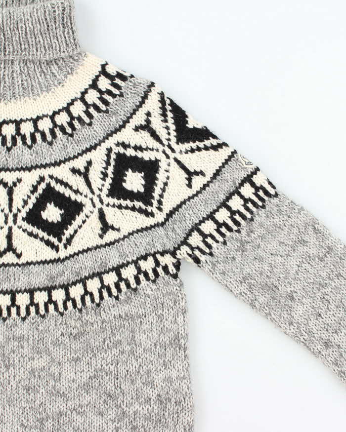 Moncler Ciclista Chunky Nordic Wool Roll-Neck Knit Jumper - M – Rokit Moncler Ciclista Chunky Nordic Wool Roll-Neck Knit Jumper - M – Rokit