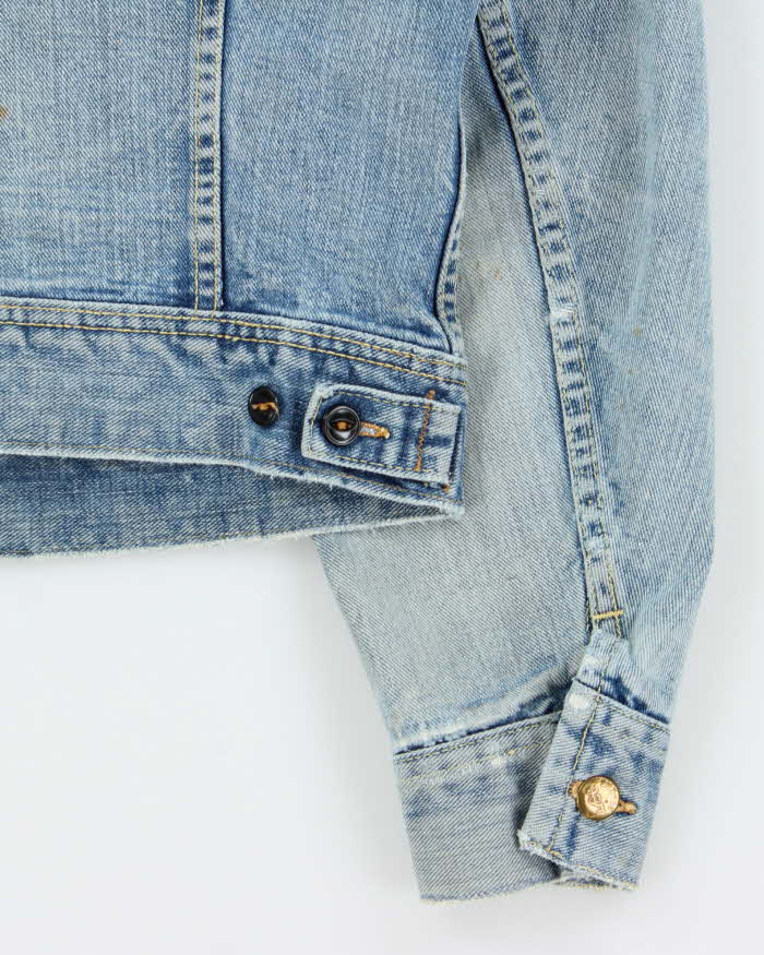 Vintage 1970s Lee Sanforized Union Made In USA Light Wash Hand Embroidered Denim Trucker Jacket - M