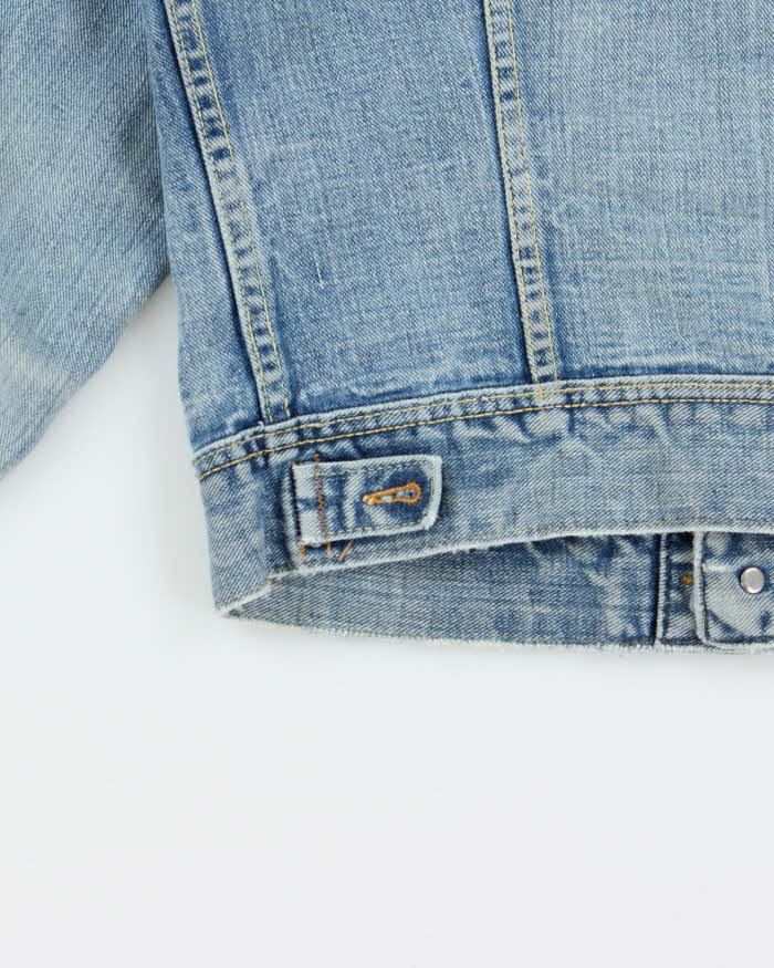 Vintage 1970s Lee Sanforized Union Made In USA Light Wash Hand Embroidered Denim Trucker Jacket - M