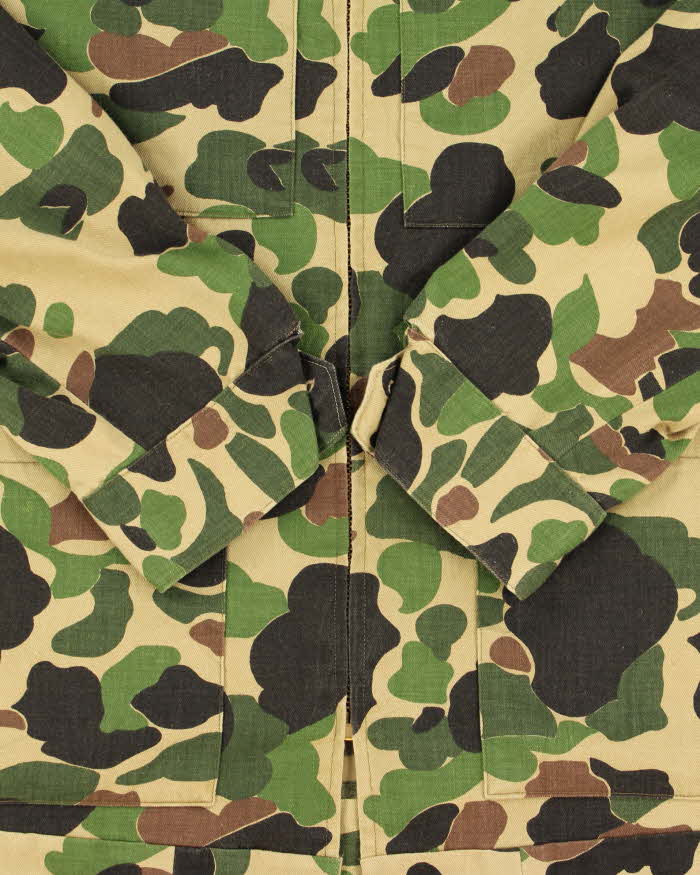 Vintage 1960s Duck Camo Made In USA Canvas Field Hunting Jacket - L