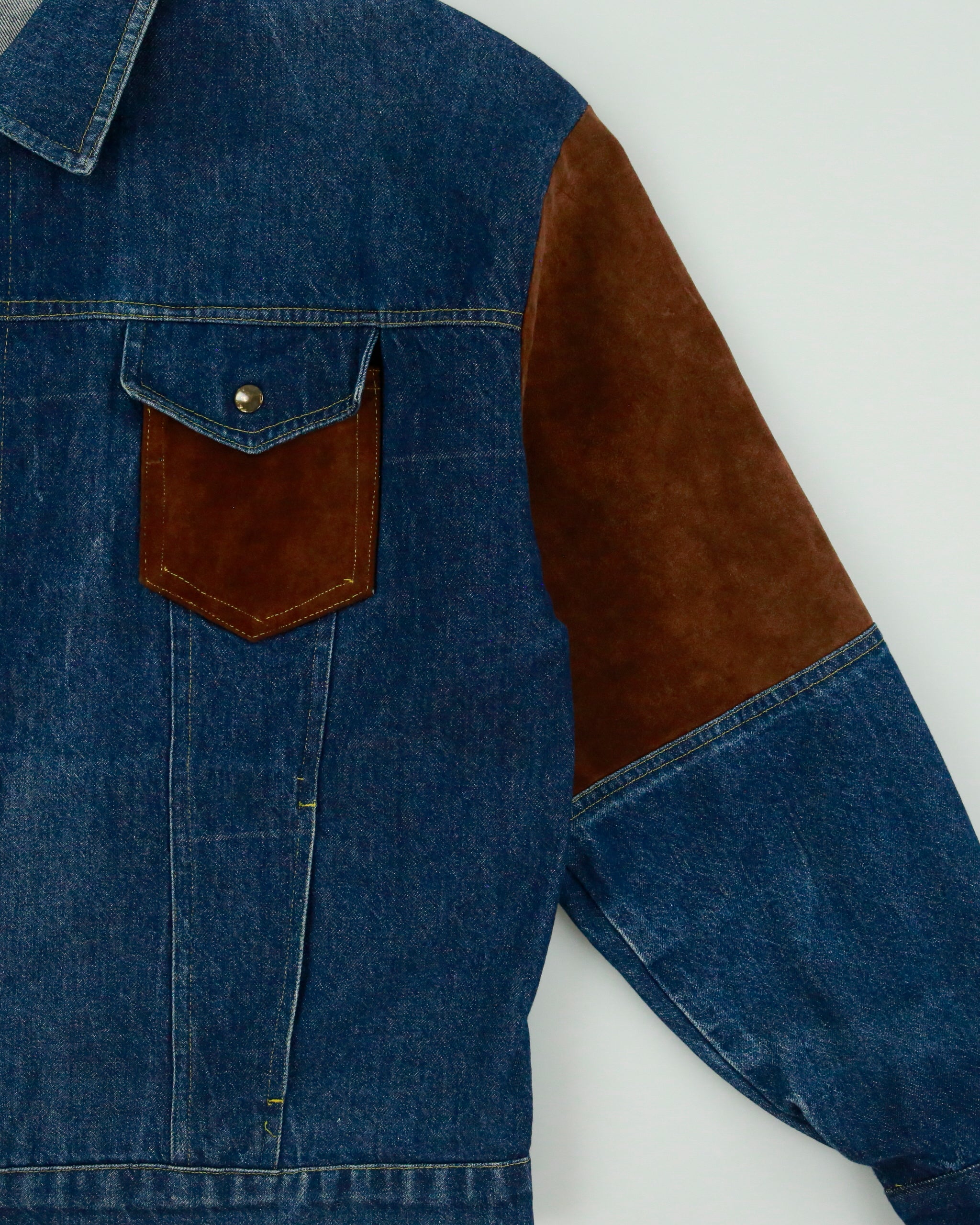 Vintage 1990s U.S Dark Wash Denim Suede Patch Western Trucker Jacket - XL