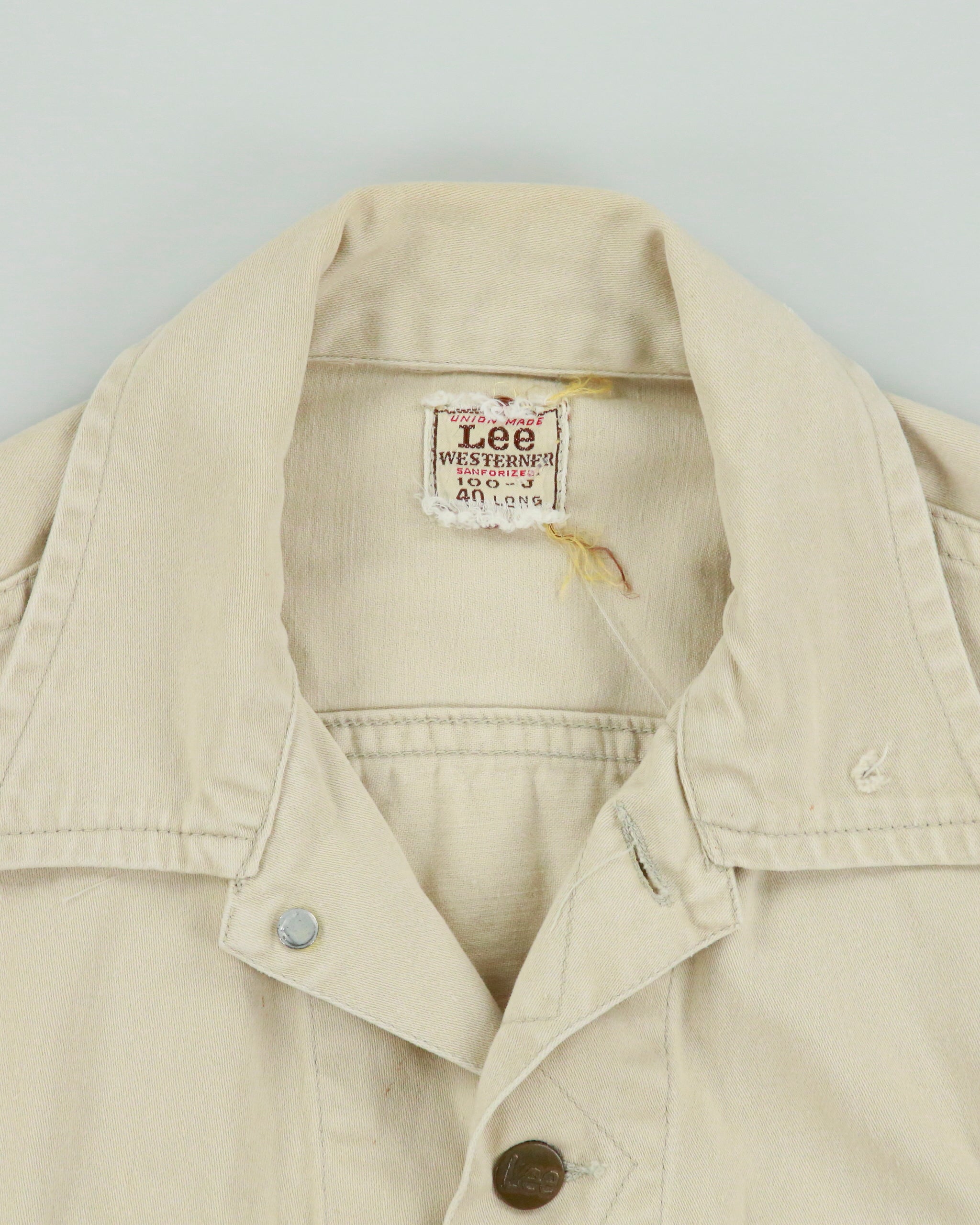 Vintage 1960s Lee Westerner Sanforized 100-J Union Made In USA Desert Khaki Santeen Denim Trucker Jacket - M