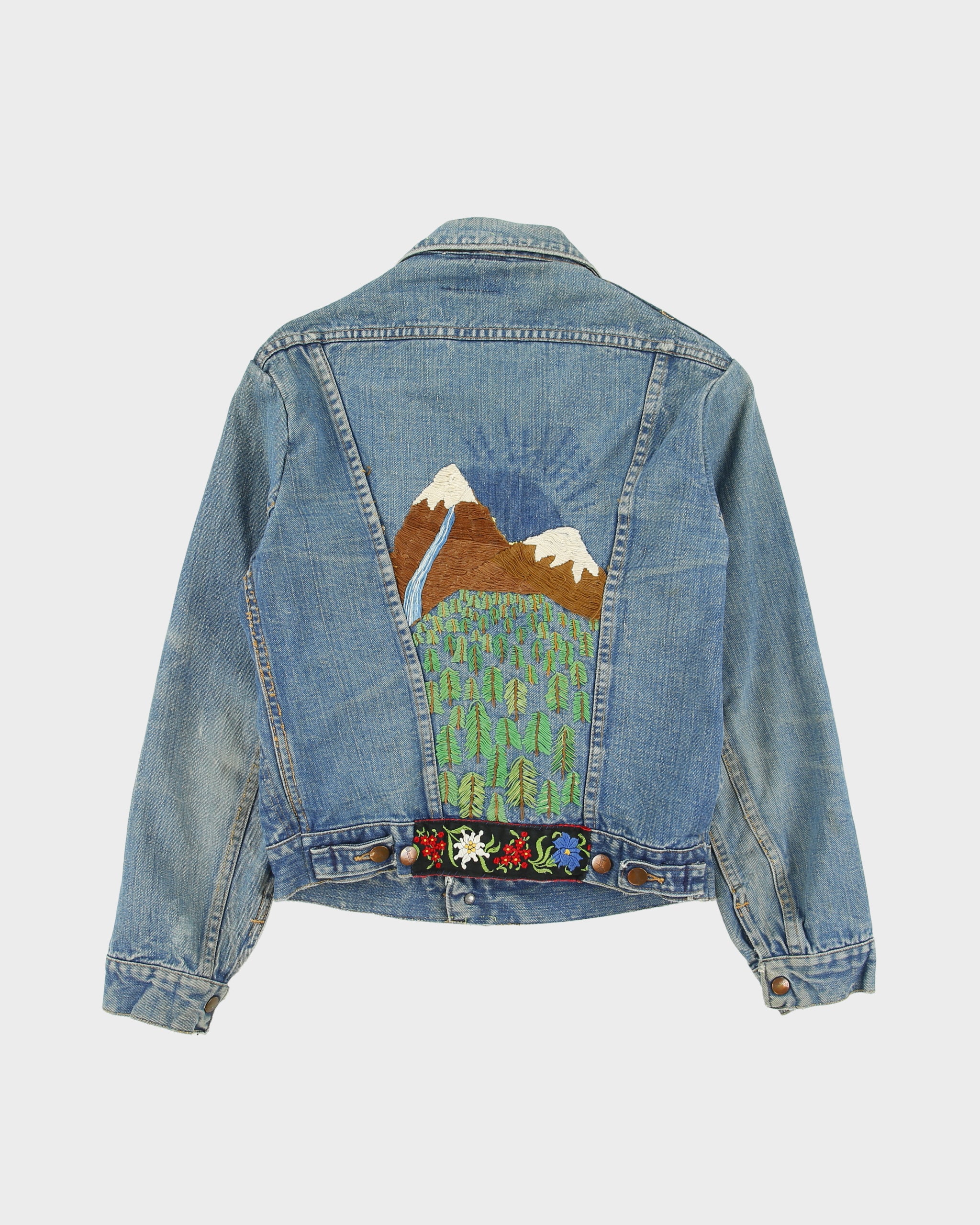 Vintage 1970s Wrangler 124MJ Made In USA Custom Embroidered Denim Trucker Jacket - S