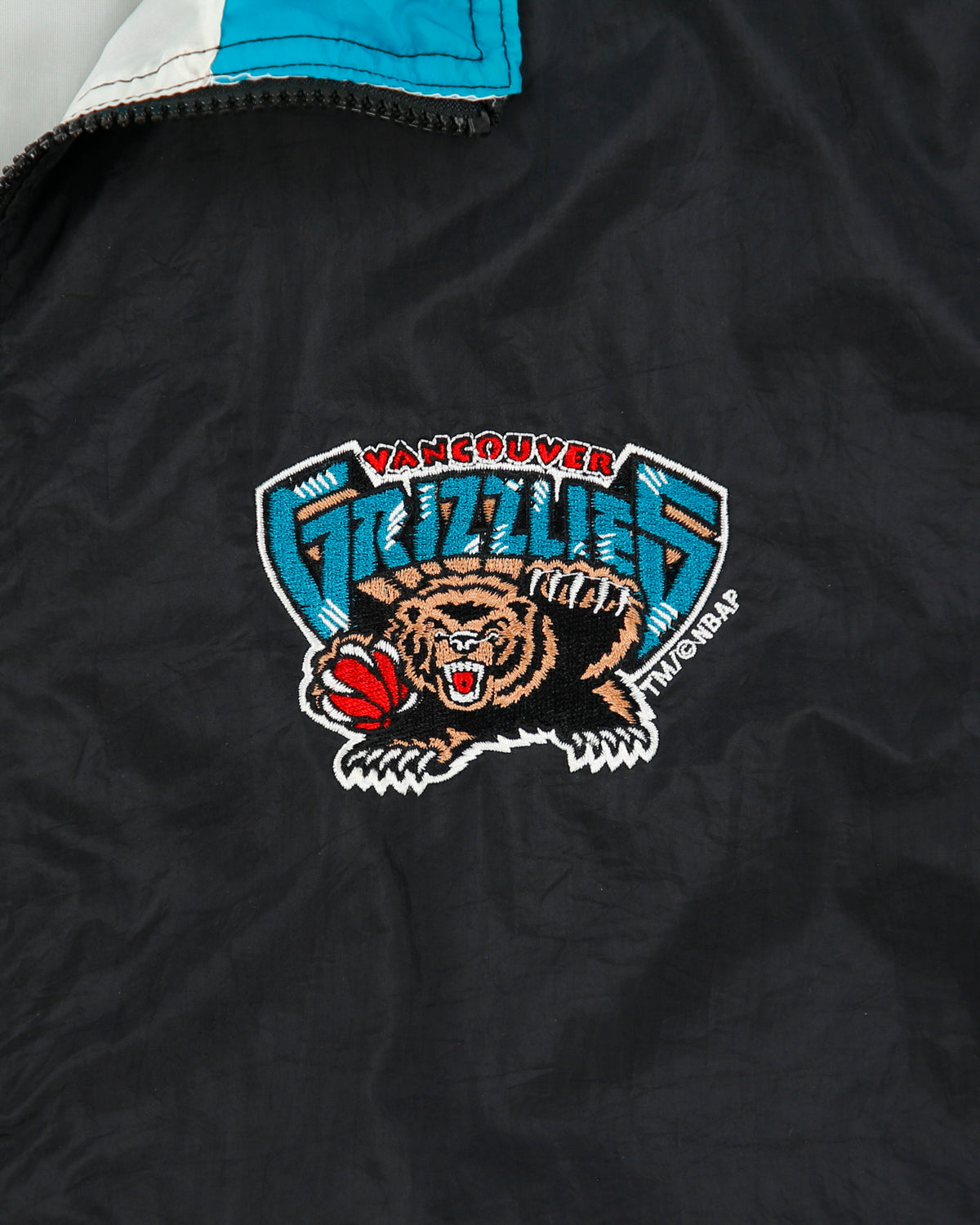 Vintage 1994 Starter Vancouver Grizzlies NBA Embroidered Shell Windbreaker Jacket - M