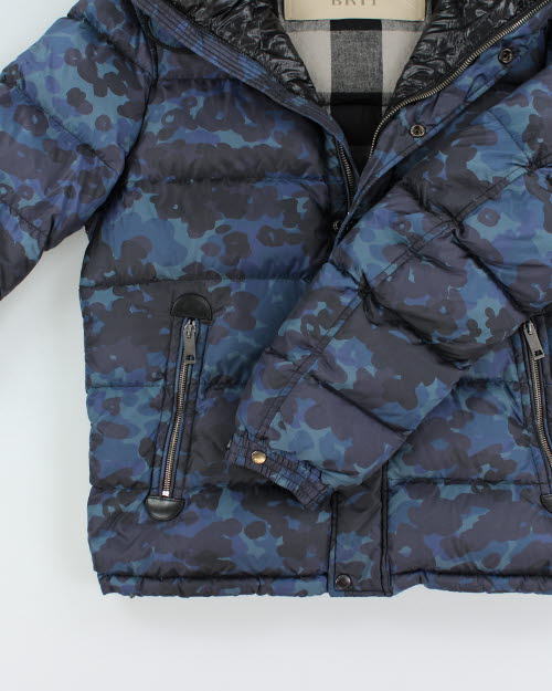 Vintage Burberry Brit Blue Camouflage Hooded Puffer Jacket - M