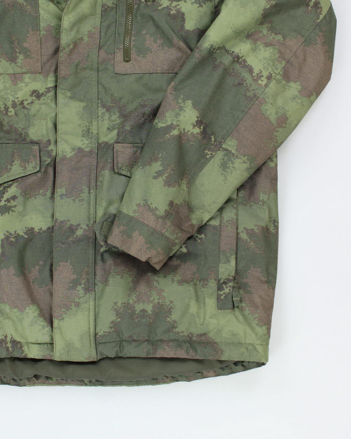 Vintage Y2K Burton Camouflage Technical Hooded Ski Jacket - L
