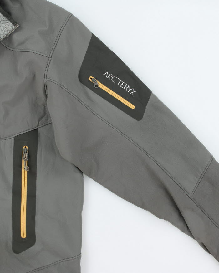 Vintage 2000's Arc'teryx Lightweight Windstopper Jacket - L