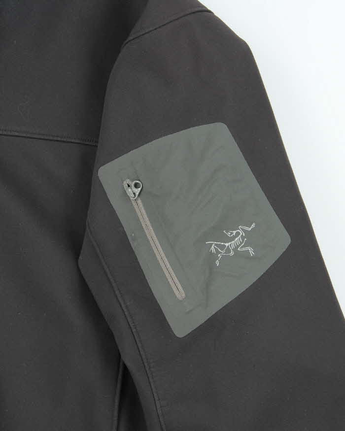 Vintage Y2K Arc'teryx Hooded Lightweight Windbreaker Jacket - L