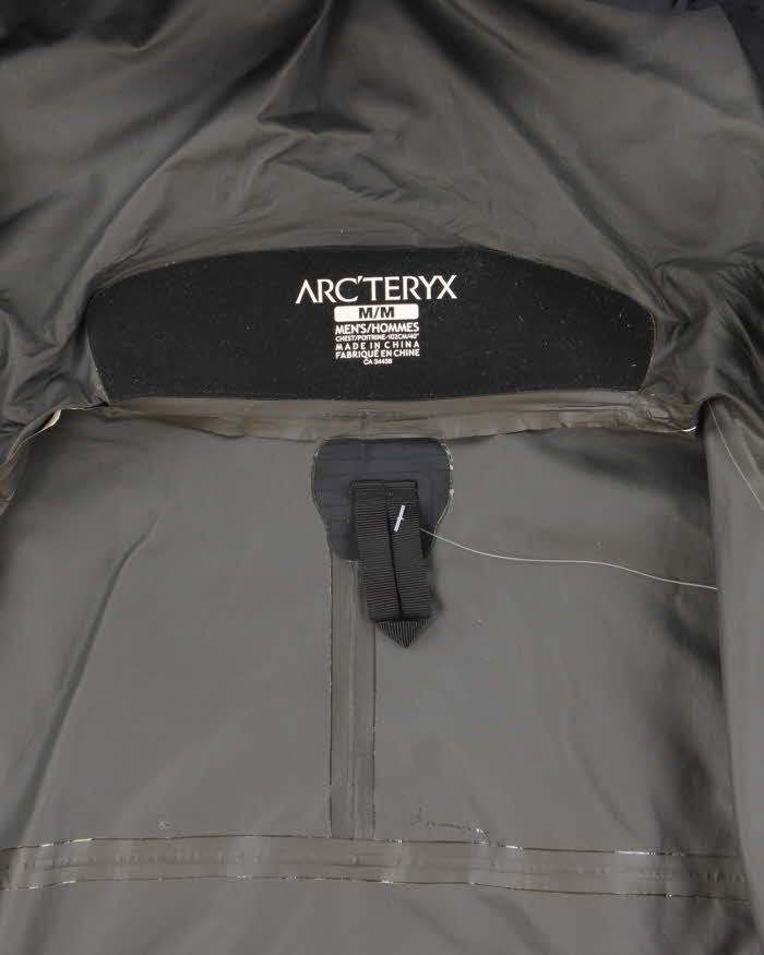 Vintage Arc'teryx Embroidered Gore-Tex Hooded Jacket - M