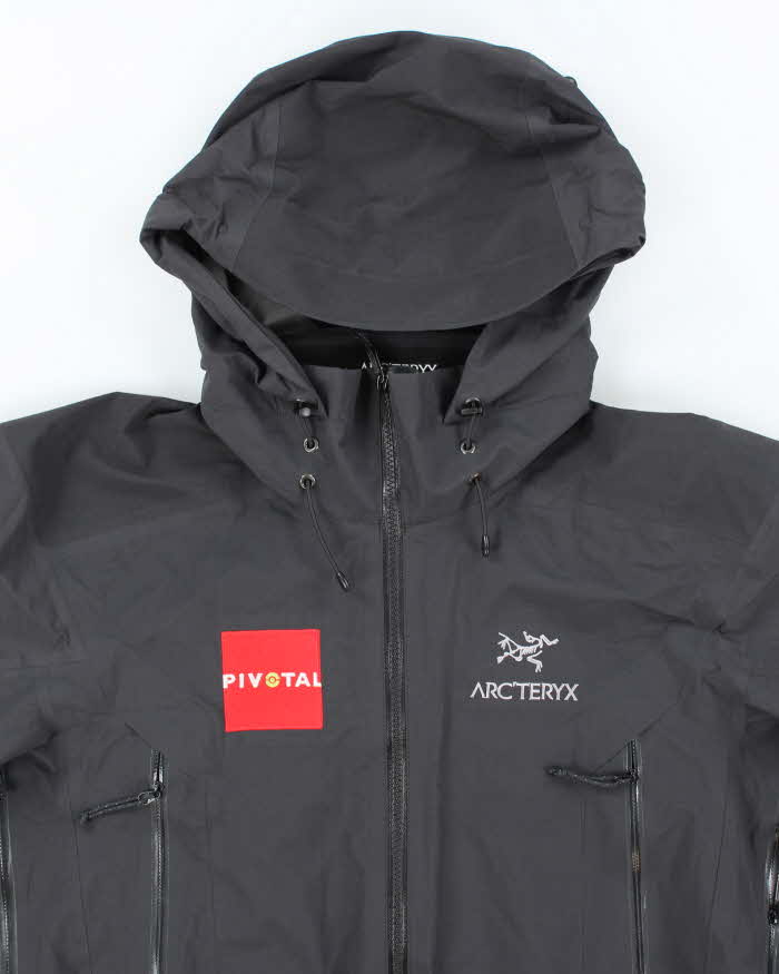 Vintage Arc'teryx Beta AR Gore-Tex Embroidered Hooded Jacket - M