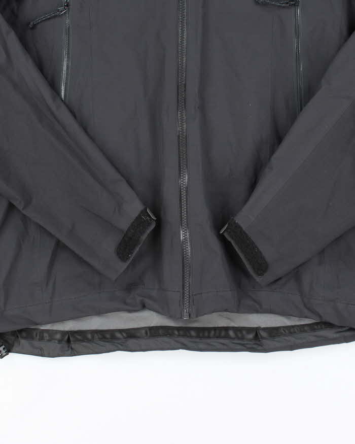 Vintage Arc'teryx Beta AR Gore-Tex Embroidered Hooded Jacket - M