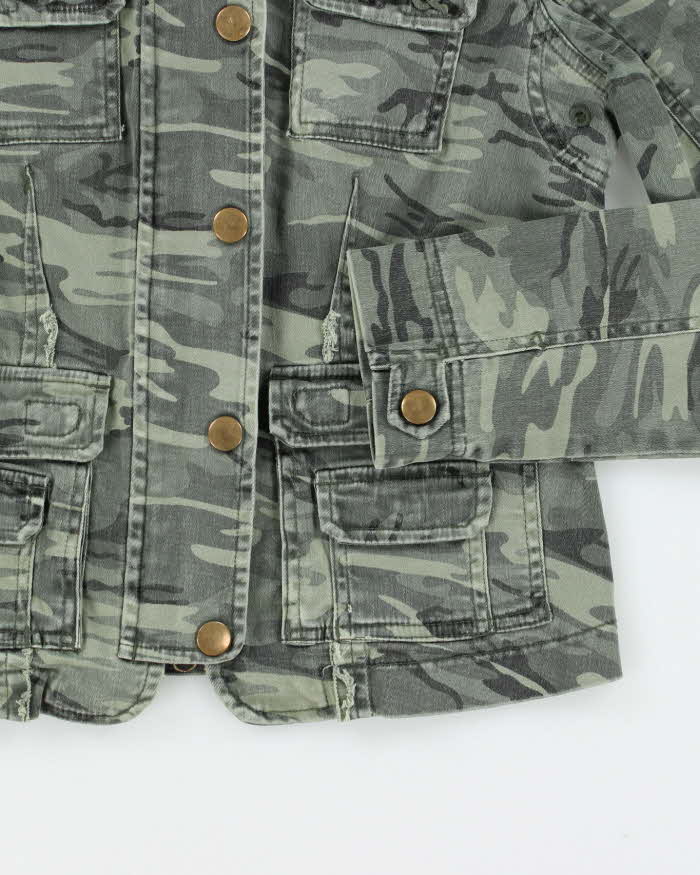 Vintage Y2K Bluenotes Camouflage Cropped Jacket - S