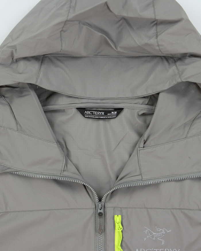 Vintage Arc'teryx Squamish Lightweight Hooded Windbreaker Jacket - M