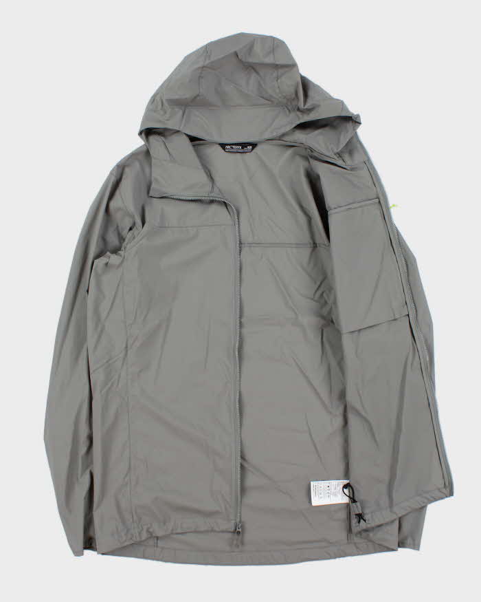 Vintage Arc'teryx Squamish Lightweight Hooded Windbreaker Jacket - M