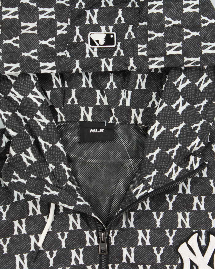 Vintage MLB New York Yankees Patch Monogram Soft Shell Hooded Windbreaker Jacket - M
