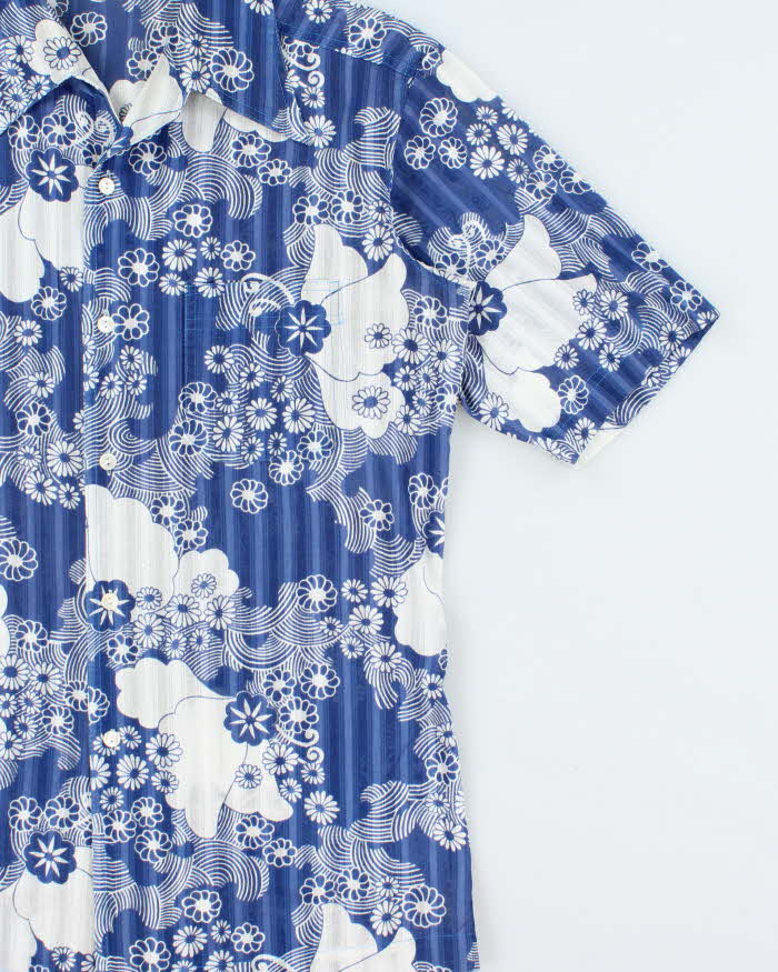 Vintage 1970s G.Guerlain Paris. Kimono Floral Made In Japan Cuban Collared Short Sleeve Shirt - L