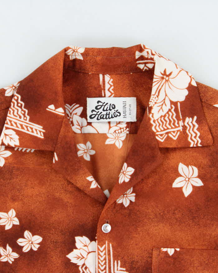 Vintage 1960s Hilo Hattie's Floral Aloha Made In USA Hand Stitched Hawaiian Shirt - L