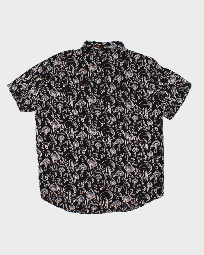 Men's Vintage 00s Hot Topic Mushroom Shirt - L