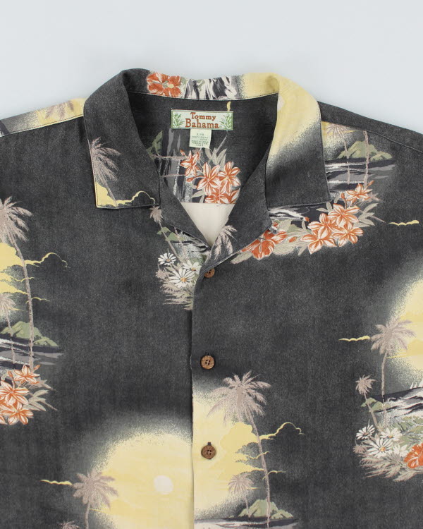 Vintage Tommy Bahama  Hawaiian Shirt - L