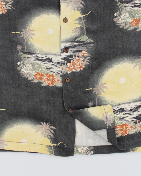 Vintage Tommy Bahama  Hawaiian Shirt - L
