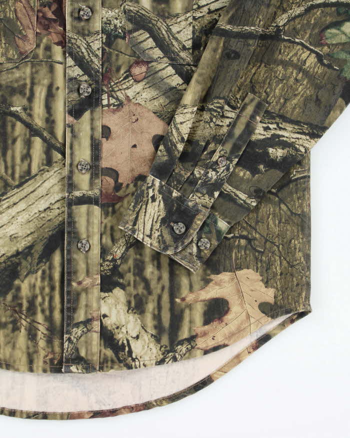 Vintage Y2K Russell Athletic Real Tree Camouflage Button Up Shirt - S
