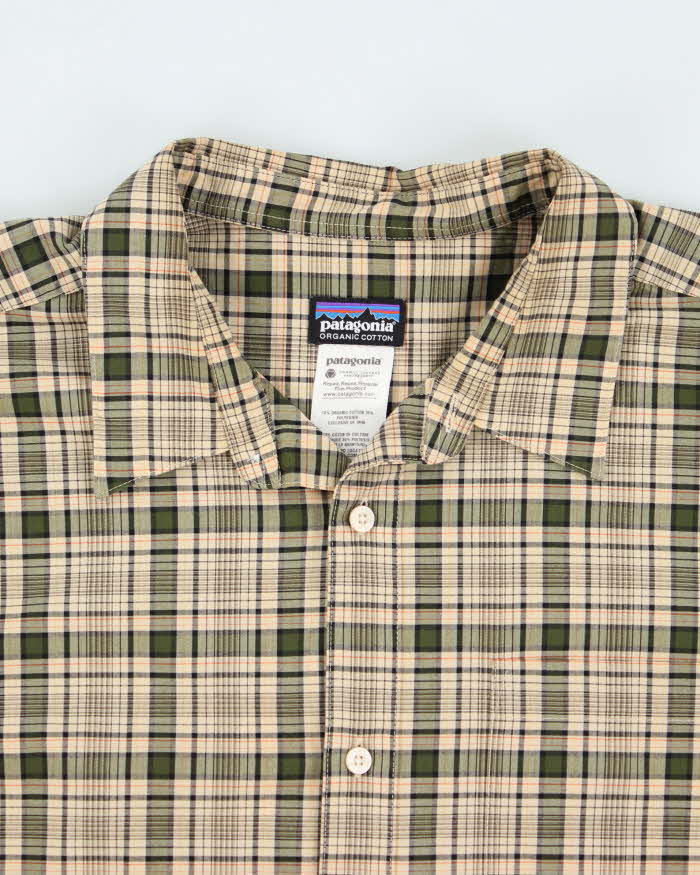 Vintage 2000's Patagonia Patterned Button Up Shirt - M