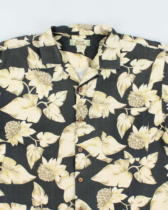 Vintage 90's Tommy Bahama Flower Print Hawaiian Shirt - L