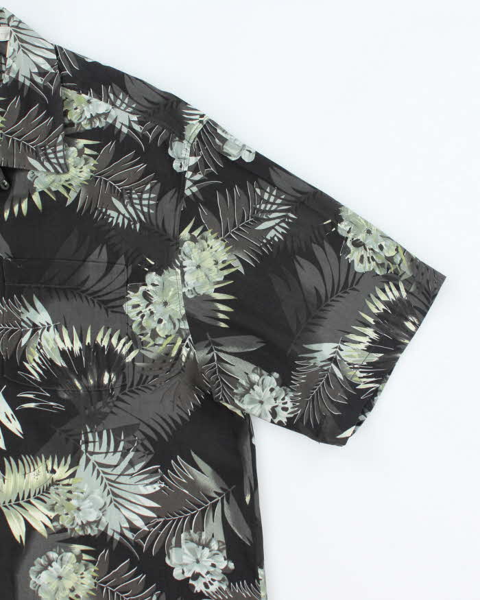 Vintage Tommy Bahama All Over Print Floral T-Shirt - L
