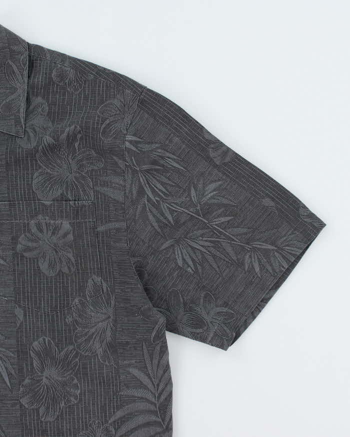 Vintage Jamaica Jaxx Embossed Floral Hawaiian Shirt - L