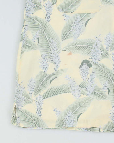 Vintage Tommy Bahama Patterned Lightweight Hawaiian Shirt - L