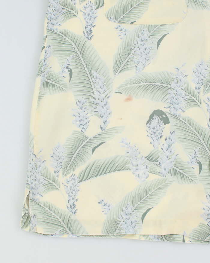 Vintage Tommy Bahama Patterned Lightweight Hawaiian Shirt - L