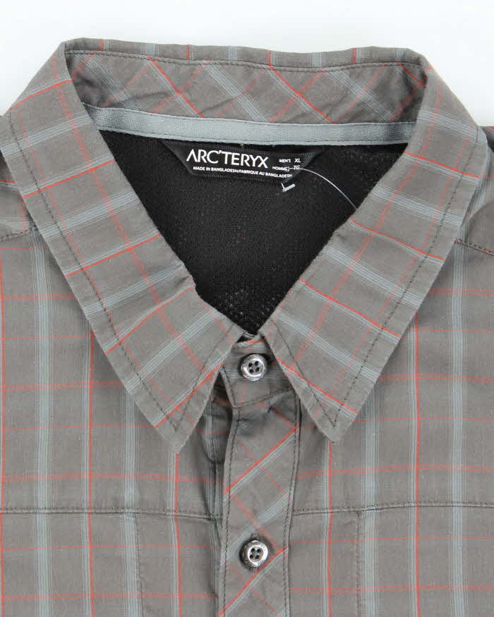 Vintage Arc'teryx Lightweight Hidden Pockets Shirt - XL