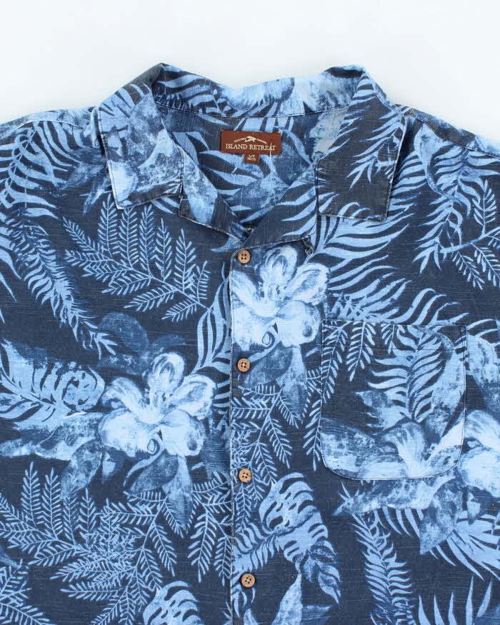 Vintage 2000s Island Retreat Blue Hibiscus Hawaiian Shirt - L
