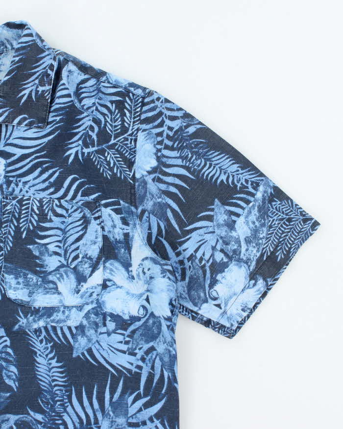 Vintage 2000s Island Retreat Blue Hibiscus Hawaiian Shirt - L