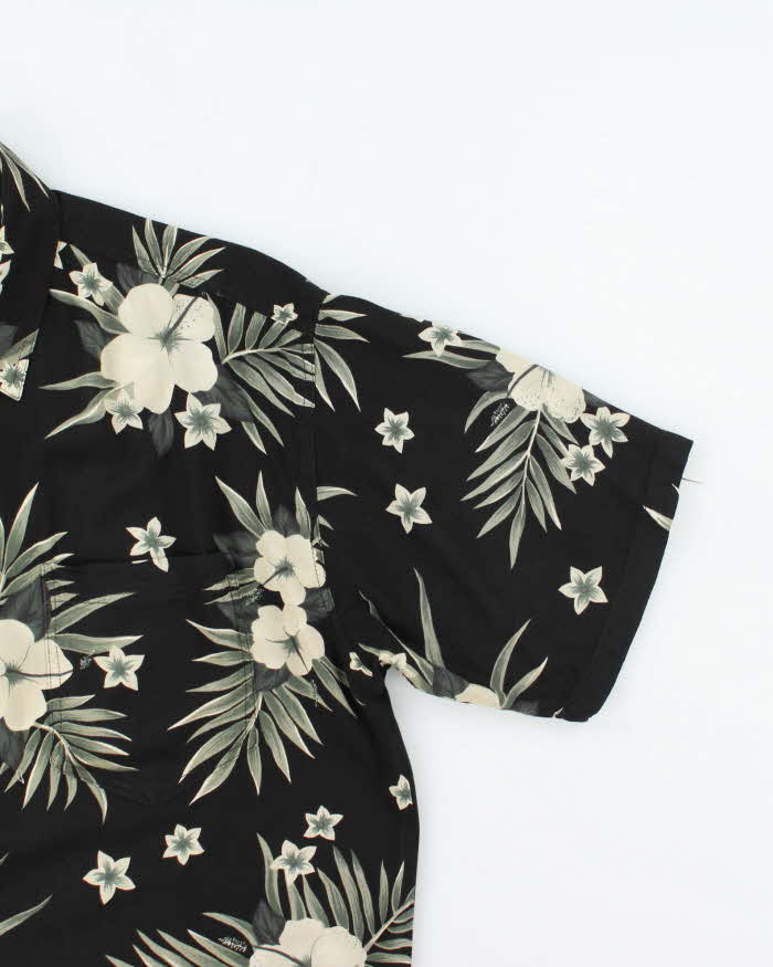 Vintage 90s Black Hibiscus Flower Pattern Hawaiian Shirt - M