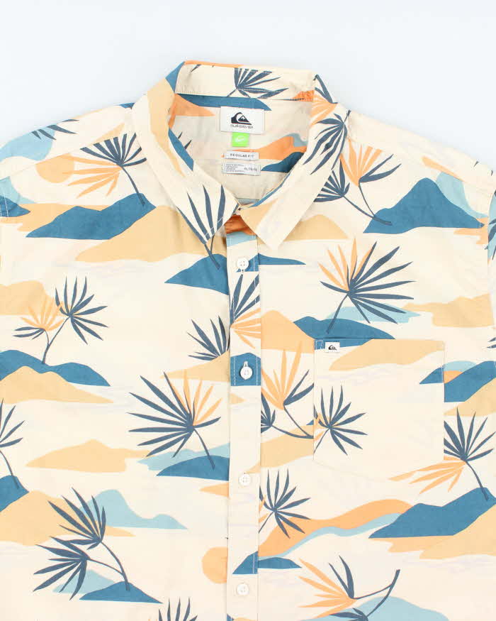 Vintage 2000's Quiksilver Floral Print Short Sleeve Shirt - XL
