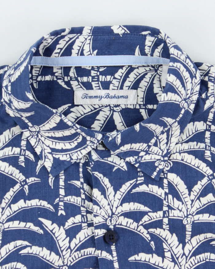 Vintage 2000's Tommy Bahama Palm Tree Print Short Sleeve Shirt - L