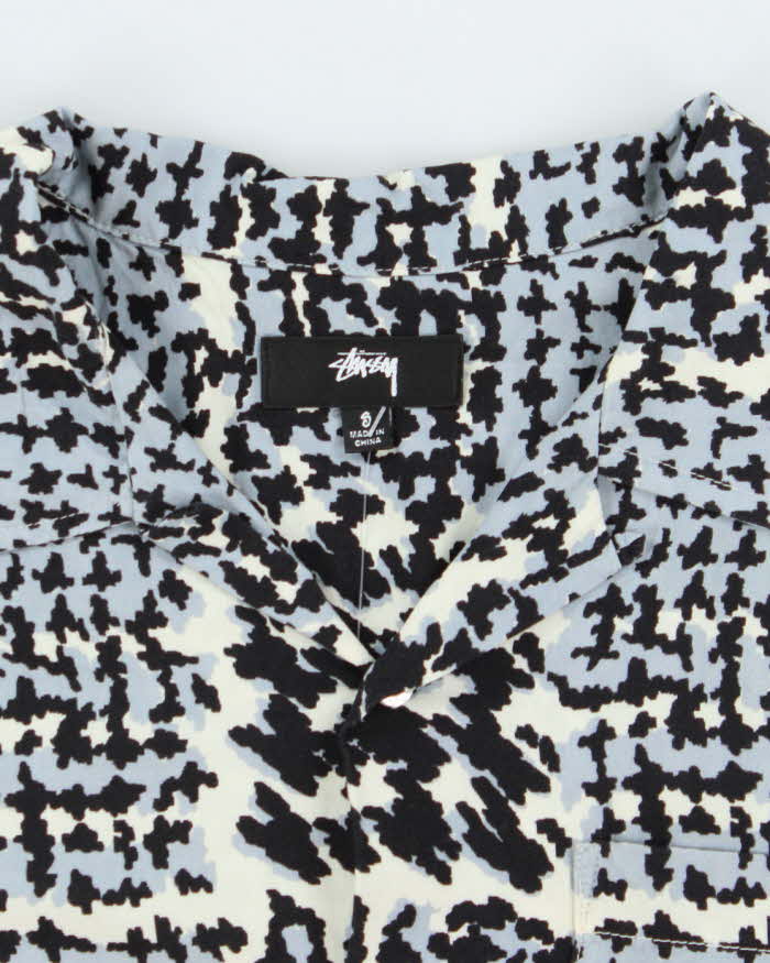 Vintage 2000's Stussy Patterned Lightweight Hawaiian Shirt - S