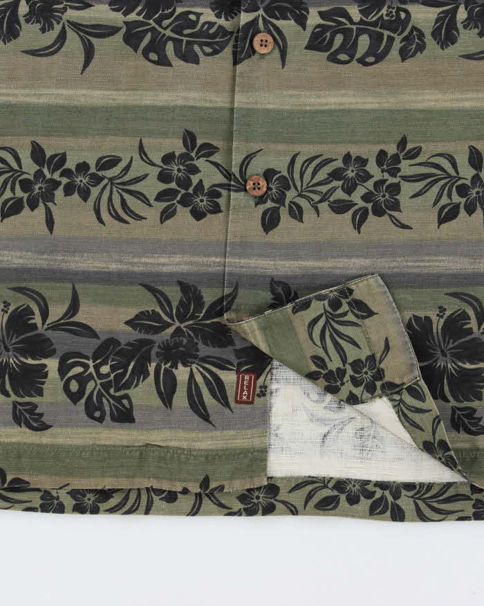 Vintage Tommy Bahama Oversized Silk Hawaiian Shirt - M